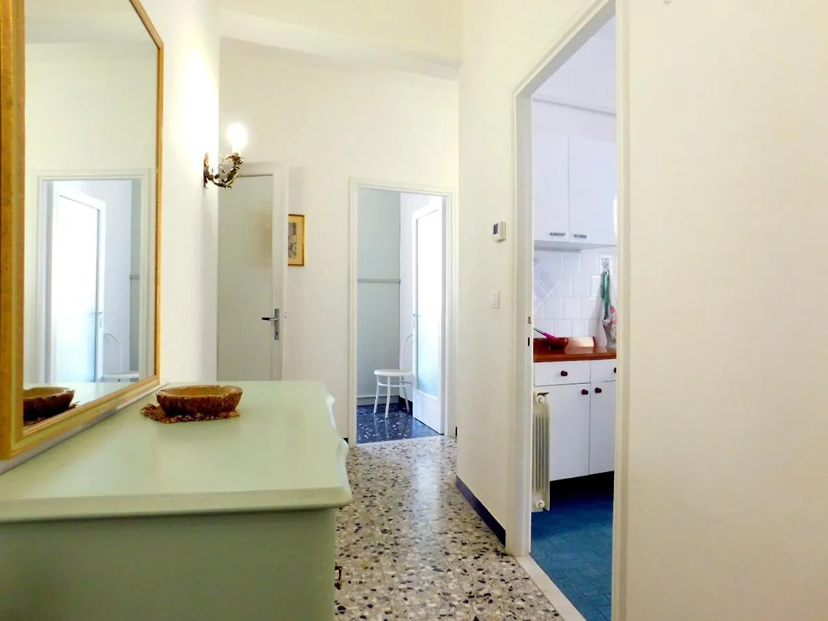 Trilocale Vicino Alla Stazione, Levanto
